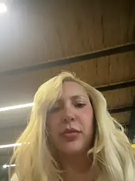 Stripchat Sex Cam of Juuhschmitt