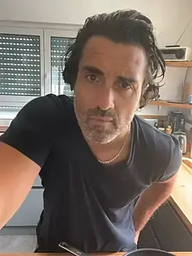 Stripchat Live Sex Cam of AlexPaeae