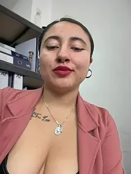 Stripchat Best live sex cam show of _Sarah-Office1