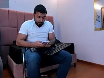 Stripchat Free Porn Cam of Massimo_Moretti