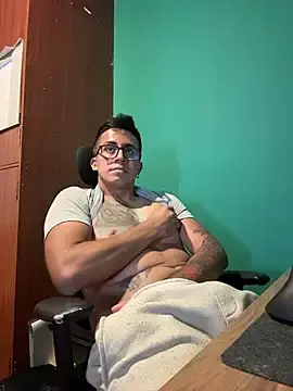 Stripchat Best live sex cam show of Andy_n_cat