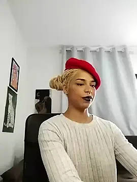 Stripchat Best live sex cam show of Helenoir