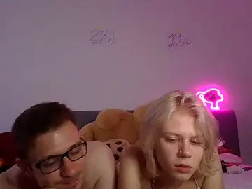 Stripchat Sex Cam of SophieCline