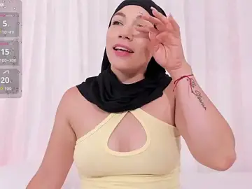 Stripchat Live Sex of aisha_vs