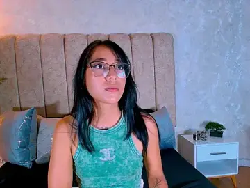 Stripchat Live Sex Cam of Lia-Turner