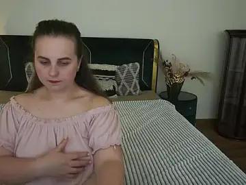 Stripchat Adult Webcam of MikaFoxy