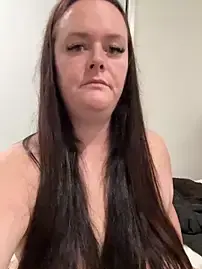 Stripchat Live Sex Cam of carinabro10