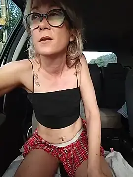 Stripchat Free Porn Cam of Timide_girl17