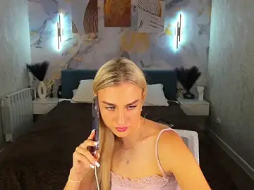 Stripchat Free Porn Cam of Silen_Tori