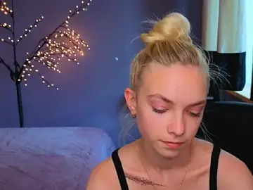 Stripchat Live Sex Cam of SonnySofia