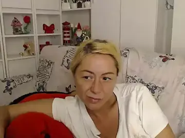 Stripchat Live Sex of _karolynesyera_