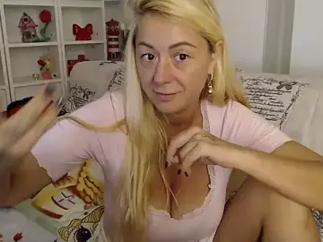 Stripchat Free Live Porn of _karolynesyera_