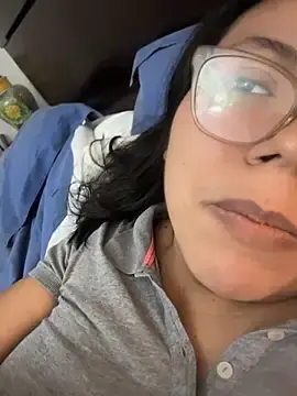 Stripchat Live Sex Cam of karysweetbeaury