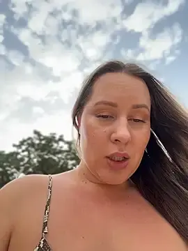 Stripchat Live Sex of Mona_Plus
