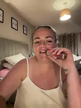 Stripchat Live Porn of Bustygem_
