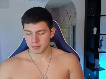 Stripchat Sex Cam of JamesCr_