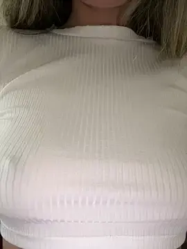 Stripchat Free Porn Cam of Melzinhasweet