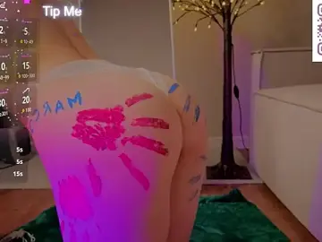 Stripchat Sex Cam of _Kiki_angel_