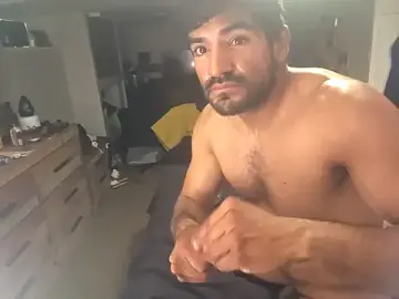 Stripchat Adult Webcam of piggylatino