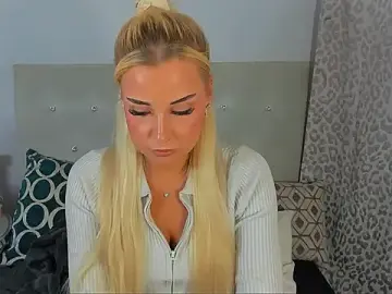 Stripchat Free Porn Cam of KristyHoney