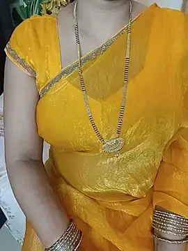 Stripchat Sex Cam of kaamuk_shweta