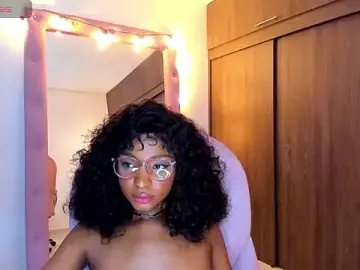 Stripchat Nude Webcam of alikahouston4