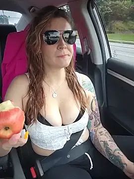 Stripchat Watch Live Sex Cams of HollyTattoo