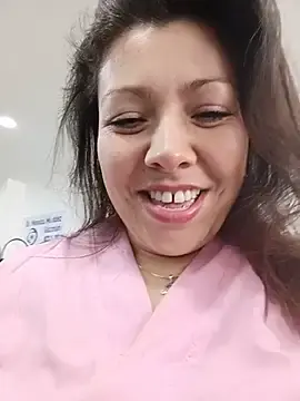 Stripchat Free Live Porn of SARA_21-