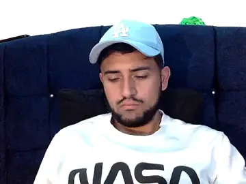 Stripchat Sex Cam of derek_smiith