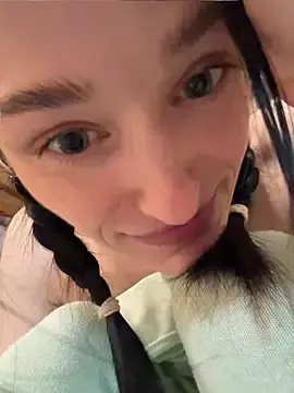 Stripchat Sex Cam of Mia_Mia_M