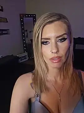 Stripchat Adult Webcams of ellieconradxo