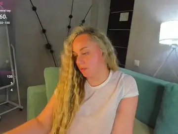 Stripchat Free Porn Cam of Sky_Kuper