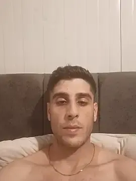Stripchat Live Sex Cam of arenn1997