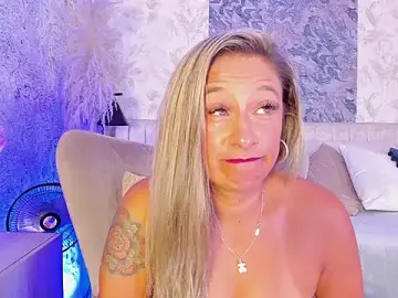 Stripchat Free Porn Cam of Liannaa_