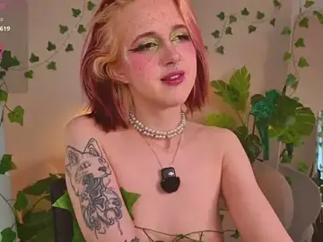 Stripchat Sex Cam of luna_son