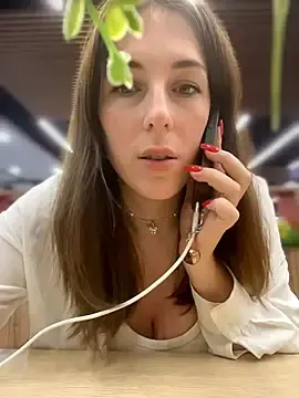 Stripchat Free Live Porn of MommmyYummy