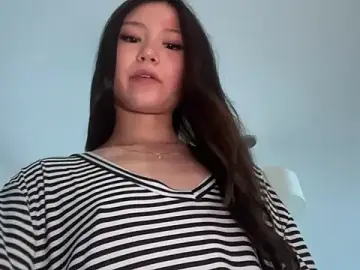 Stripchat Adult Webcam of luvvivii