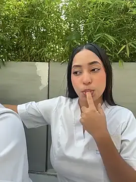 Stripchat Live Sex Cam of Mia_Alanna