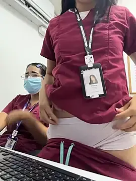 Stripchat Live Sex Cam of Mia_Alanna