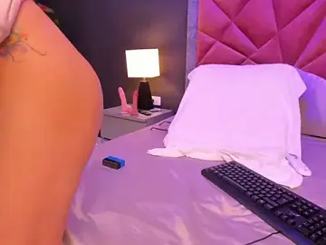 Stripchat Live Sex of mia_milff