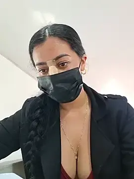 Stripchat Nude Webcam of Luianna