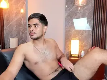 Stripchat Live Porn of Lucciano_