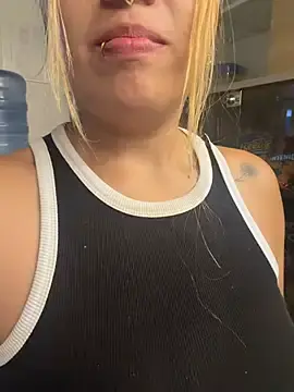 Stripchat Sex Cam of ManuelaVeeleez