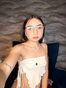 Stripchat Nude Webcam of Mia_Luxor