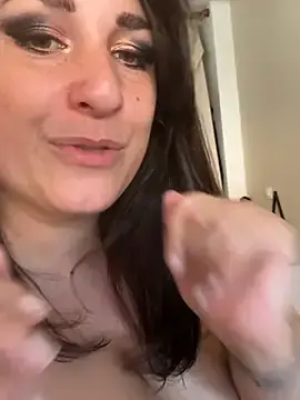 Stripchat Live Porn of DreamCurves