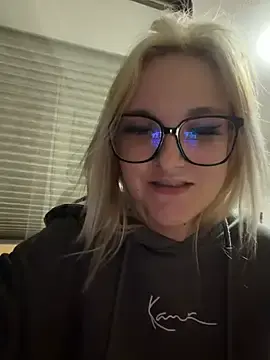 Stripchat Sex Cam of Viviluu_Offiziell