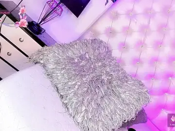 Stripchat Sex Cam of Keira_Fox31