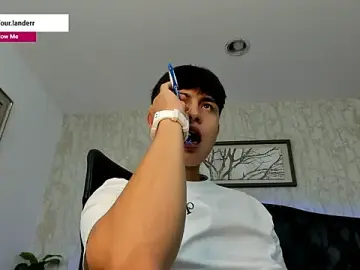 Stripchat Sex Chat of Lander_Cruz
