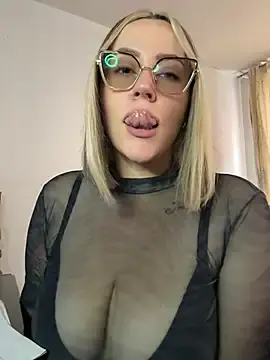 Stripchat Adult Webcam of CurvyLust_x