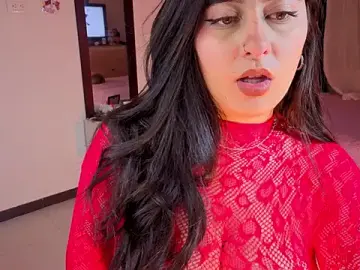 Stripchat Live Sex Cam of serenna_se